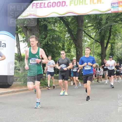 29.06.2025 - hella hamburg halbmarathon KatJ http://msf.ph/oto/8522601 29.06.2025 10:50:51 Zwischen KM18-KM19 1531, 4945, 6966 meine-sportfotos.de