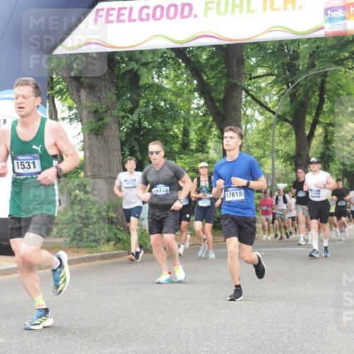 29.06.2025 - hella hamburg halbmarathon KatJ http://msf.ph/oto/8522625 29.06.2025 10:50:52 Zwischen KM18-KM19 1531, 4945, 6966 meine-sportfotos.de
