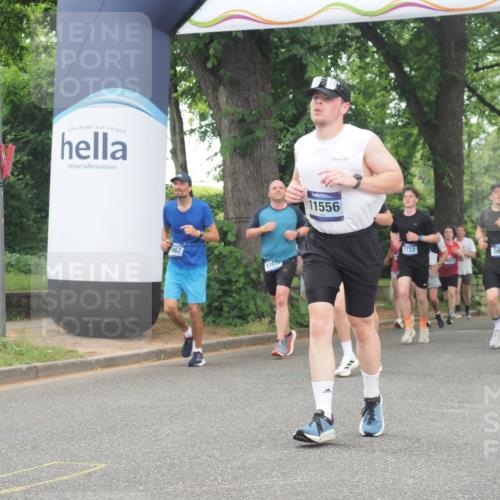 29.06.2025 - hella hamburg halbmarathon KatJ http://msf.ph/oto/8522741 29.06.2025 10:50:56 Zwischen KM18-KM19 1212, 1531, 4945, 5653 meine-sportfotos.de
