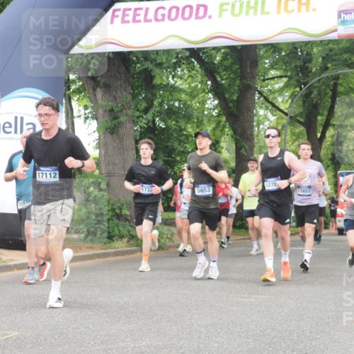 29.06.2025 - hella hamburg halbmarathon KatJ http://msf.ph/oto/8522758 29.06.2025 10:50:57 Zwischen KM18-KM19 1212, 1531, 1733, 2463, 5653 meine-sportfotos.de