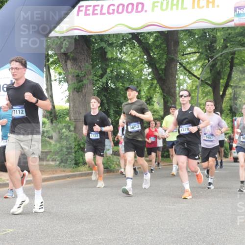 29.06.2025 - hella hamburg halbmarathon KatJ http://msf.ph/oto/8522763 29.06.2025 10:50:57 Zwischen KM18-KM19 1212, 1531, 1733, 2463, 5653 meine-sportfotos.de
