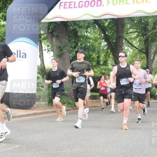 29.06.2025 - hella hamburg halbmarathon KatJ http://msf.ph/oto/8522784 29.06.2025 10:50:57 Zwischen KM18-KM19 1212, 1531, 1733, 2463, 5653 meine-sportfotos.de