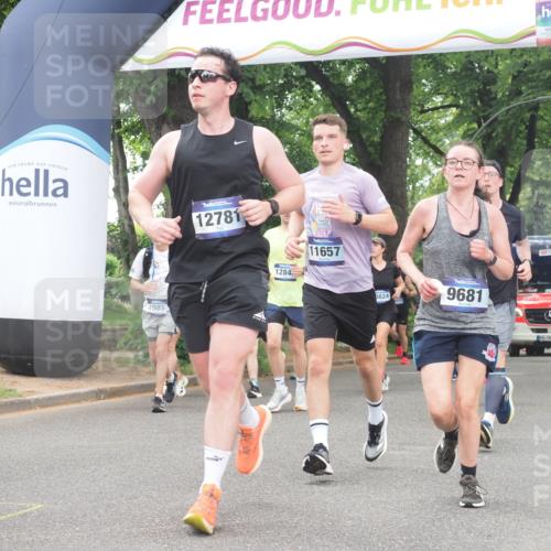 29.06.2025 - hella hamburg halbmarathon KatJ http://msf.ph/oto/8522845 29.06.2025 10:50:59 Zwischen KM18-KM19 1212, 1733, 1851, 2463, 4985, 5653, 7333 meine-sportfotos.de