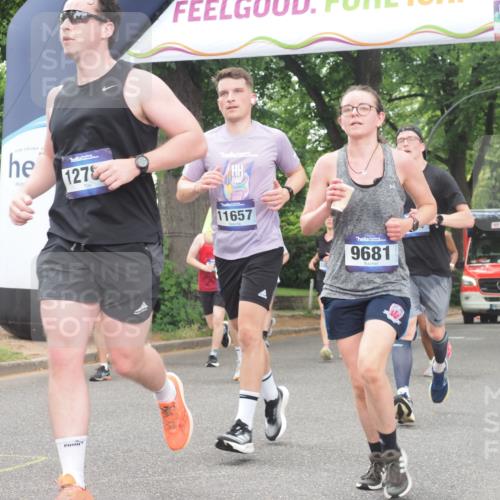29.06.2025 - hella hamburg halbmarathon KatJ http://msf.ph/oto/8522868 29.06.2025 10:50:59 Zwischen KM18-KM19 1212, 1733, 1851, 2463, 4985, 5653, 7333 meine-sportfotos.de