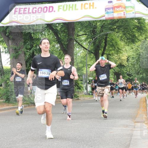 29.06.2025 - hella hamburg halbmarathon KatJ http://msf.ph/oto/8523061 29.06.2025 10:51:10 Zwischen KM18-KM19 2698, 3572, 5354, 5365, 8578 meine-sportfotos.de