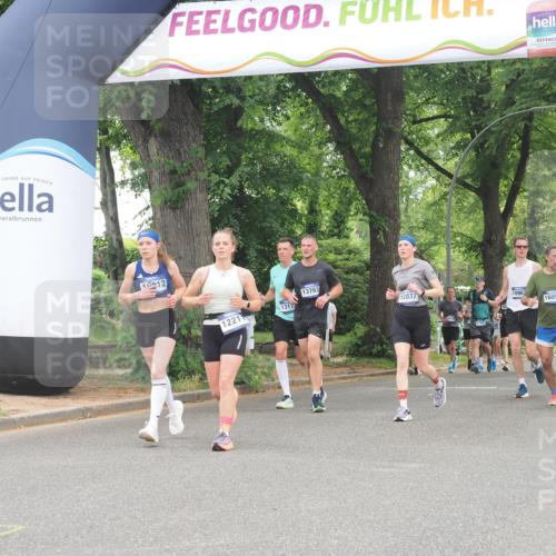 29.06.2025 - hella hamburg halbmarathon KatJ http://msf.ph/oto/8523209 29.06.2025 10:51:17 Zwischen KM18-KM19 5354, 5365 meine-sportfotos.de