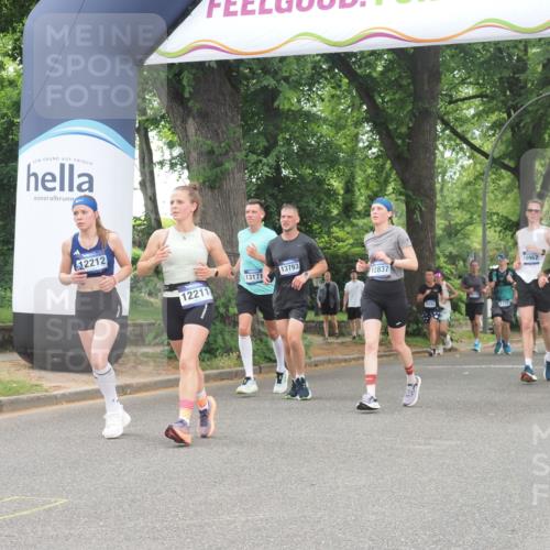 29.06.2025 - hella hamburg halbmarathon KatJ http://msf.ph/oto/8523219 29.06.2025 10:51:18 Zwischen KM18-KM19  meine-sportfotos.de