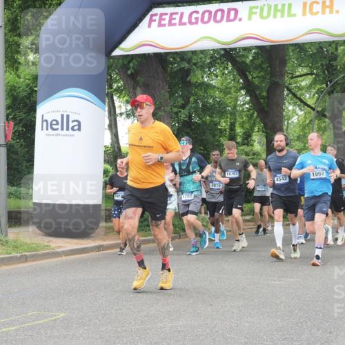 29.06.2025 - hella hamburg halbmarathon KatJ http://msf.ph/oto/8523317 29.06.2025 10:51:23 Zwischen KM18-KM19 1194, 1702, 1992, 2979, 4542, 7081, 8520, 8561 meine-sportfotos.de