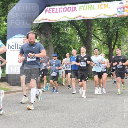 29.06.2025 - hella hamburg halbmarathon KatJ http://msf.ph/oto/8523387 29.06.2025 10:51:25 Zwischen KM18-KM19 1194, 1702, 1992, 2298, 2782, 2979, 4542, 6585, 6907, 6908, 7081, 8520, 8561 meine-sportfotos.de