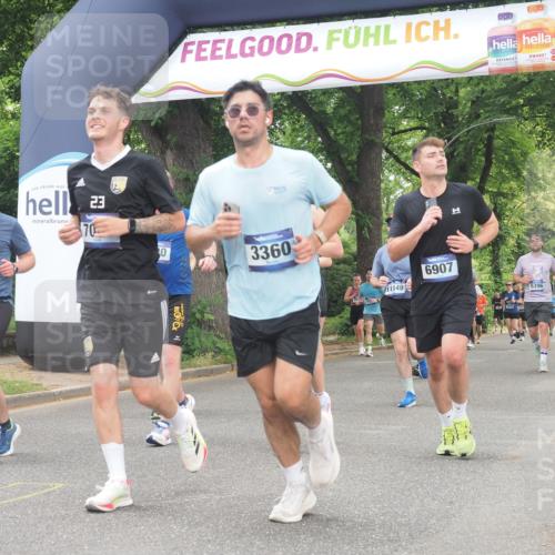 29.06.2025 - hella hamburg halbmarathon KatJ http://msf.ph/oto/8523457 29.06.2025 10:51:26 Zwischen KM18-KM19 1194, 1702, 1992, 2298, 2782, 2979, 4542, 6585, 6907, 6908, 7081, 8520, 8561 meine-sportfotos.de