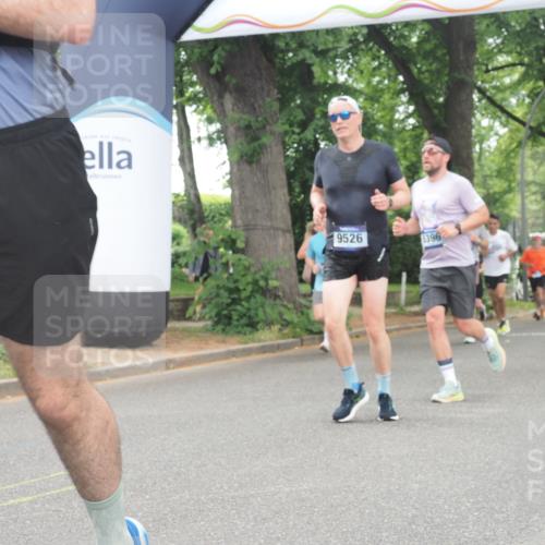 29.06.2025 - hella hamburg halbmarathon KatJ http://msf.ph/oto/8523514 29.06.2025 10:51:29 Zwischen KM18-KM19 1194, 1702, 1992, 2298, 2782, 2979, 4542, 5396, 6585, 6907, 6908, 7042, 7081, 8520, 8561 meine-sportfotos.de