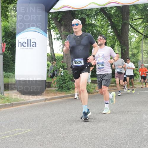 29.06.2025 - hella hamburg halbmarathon KatJ http://msf.ph/oto/8523534 29.06.2025 10:51:29 Zwischen KM18-KM19 1194, 1702, 1992, 2298, 2782, 2979, 4542, 5396, 6585, 6907, 6908, 7042, 7081, 8520, 8561 meine-sportfotos.de