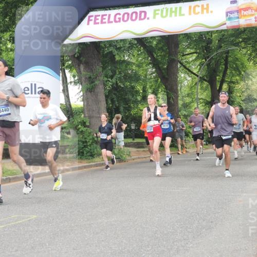 29.06.2025 - hella hamburg halbmarathon KatJ http://msf.ph/oto/8523567 29.06.2025 10:51:32 Zwischen KM18-KM19 1863, 2298, 2782, 5396, 6585, 6907, 6908, 7042 meine-sportfotos.de