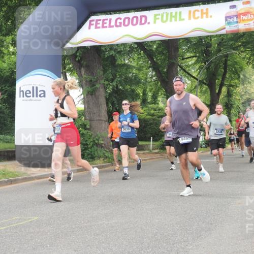 29.06.2025 - hella hamburg halbmarathon KatJ http://msf.ph/oto/8523617 29.06.2025 10:51:34 Zwischen KM18-KM19 1863, 3039, 3182, 3248, 5396, 7042 meine-sportfotos.de