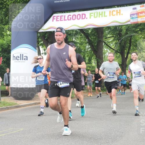 29.06.2025 - hella hamburg halbmarathon KatJ http://msf.ph/oto/8523657 29.06.2025 10:51:35 Zwischen KM18-KM19 1863, 3039, 3182, 3248, 5396, 6100, 7042 meine-sportfotos.de