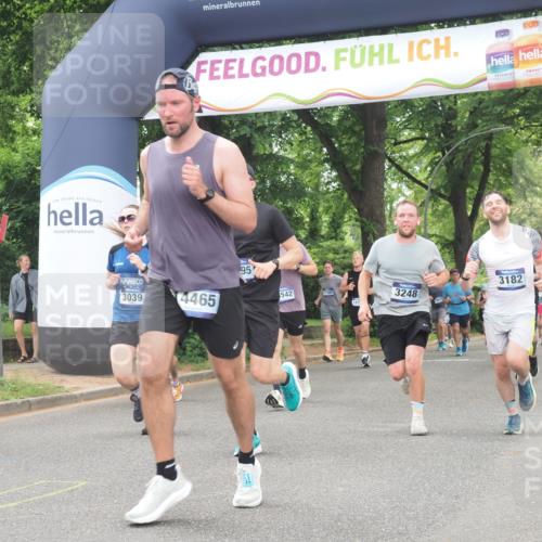 29.06.2025 - hella hamburg halbmarathon KatJ http://msf.ph/oto/8523664 29.06.2025 10:51:35 Zwischen KM18-KM19 1863, 3039, 3182, 3248, 5396, 6100, 7042 meine-sportfotos.de