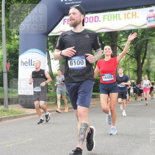 29.06.2025 - hella hamburg halbmarathon KatJ http://msf.ph/oto/8523796 29.06.2025 10:51:38 Zwischen KM18-KM19 1863, 3039, 3182, 3248, 6100, 6174 meine-sportfotos.de