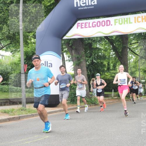 29.06.2025 - hella hamburg halbmarathon KatJ http://msf.ph/oto/8523941 29.06.2025 10:51:41 Zwischen KM18-KM19 1842, 3039, 3182, 3248, 6100, 6174 meine-sportfotos.de