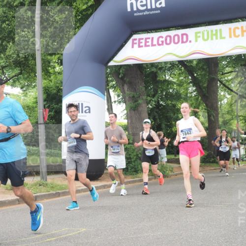 29.06.2025 - hella hamburg halbmarathon KatJ http://msf.ph/oto/8523968 29.06.2025 10:51:41 Zwischen KM18-KM19 1842, 3039, 3182, 3248, 6100, 6174 meine-sportfotos.de