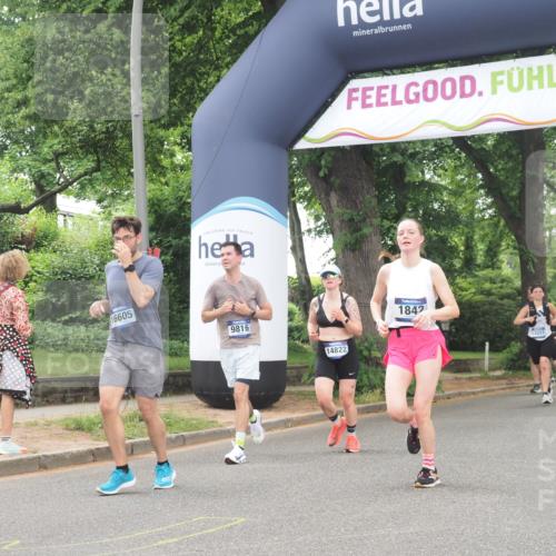 29.06.2025 - hella hamburg halbmarathon KatJ http://msf.ph/oto/8523995 29.06.2025 10:51:42 Zwischen KM18-KM19 1842, 3182, 3248, 6100, 6174 meine-sportfotos.de