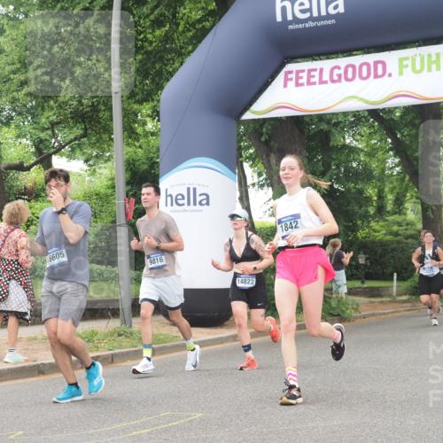 29.06.2025 - hella hamburg halbmarathon KatJ http://msf.ph/oto/8524008 29.06.2025 10:51:42 Zwischen KM18-KM19 1842, 3182, 3248, 6100, 6174 meine-sportfotos.de