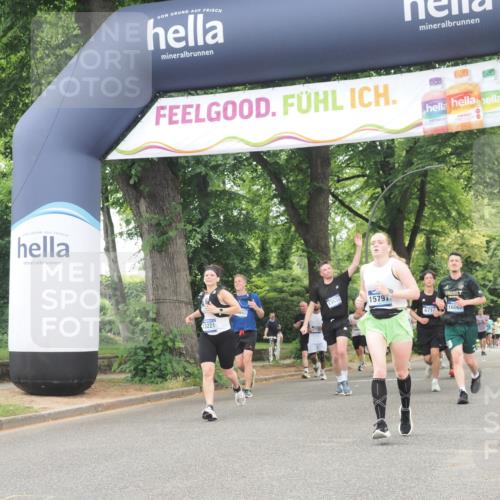 29.06.2025 - hella hamburg halbmarathon KatJ http://msf.ph/oto/8524036 29.06.2025 10:51:44 Zwischen KM18-KM19 1842, 6174 meine-sportfotos.de