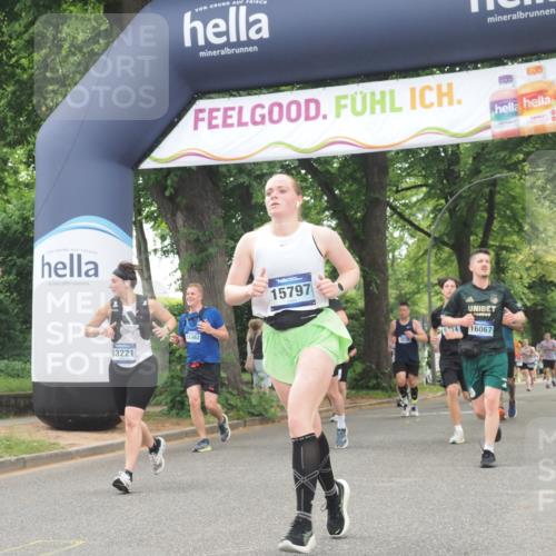 29.06.2025 - hella hamburg halbmarathon KatJ http://msf.ph/oto/8524073 29.06.2025 10:51:45 Zwischen KM18-KM19 1842, 6174, 6714 meine-sportfotos.de