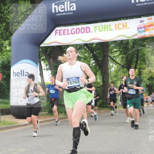 29.06.2025 - hella hamburg halbmarathon KatJ http://msf.ph/oto/8524077 29.06.2025 10:51:45 Zwischen KM18-KM19 1842, 6174, 6714 meine-sportfotos.de