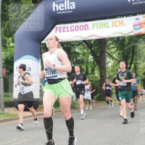 29.06.2025 - hella hamburg halbmarathon KatJ http://msf.ph/oto/8524083 29.06.2025 10:51:45 Zwischen KM18-KM19 1842, 6174, 6714 meine-sportfotos.de