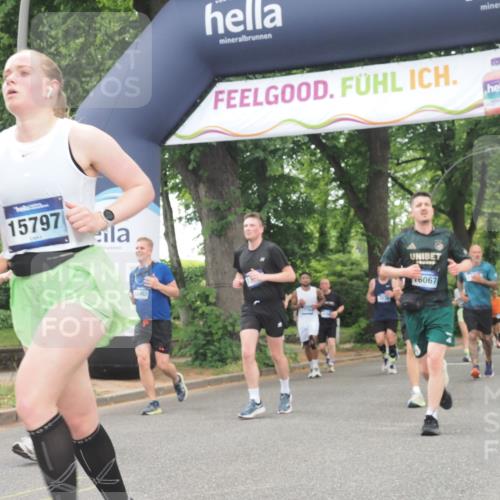 29.06.2025 - hella hamburg halbmarathon KatJ http://msf.ph/oto/8524099 29.06.2025 10:51:46 Zwischen KM18-KM19 1842, 6174, 6714 meine-sportfotos.de