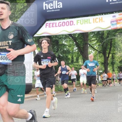 29.06.2025 - hella hamburg halbmarathon KatJ http://msf.ph/oto/8524160 29.06.2025 10:51:48 Zwischen KM18-KM19 1842, 2936, 6714 meine-sportfotos.de