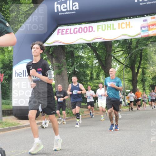 29.06.2025 - hella hamburg halbmarathon KatJ http://msf.ph/oto/8524167 29.06.2025 10:51:48 Zwischen KM18-KM19 1842, 2936, 6714 meine-sportfotos.de