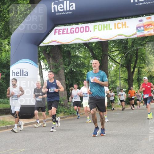 29.06.2025 - hella hamburg halbmarathon KatJ http://msf.ph/oto/8524199 29.06.2025 10:51:49 Zwischen KM18-KM19 2936, 6714 meine-sportfotos.de