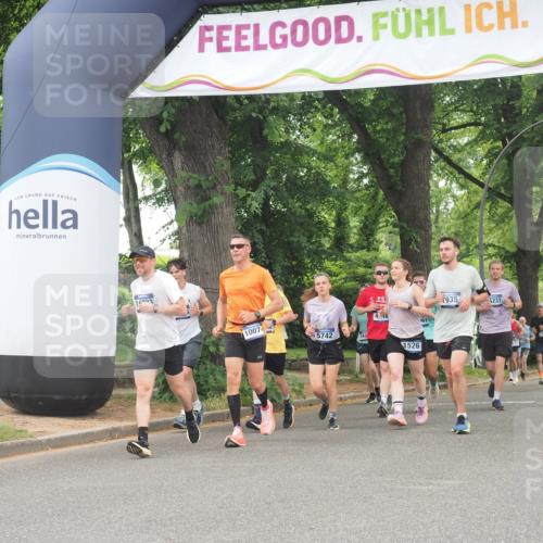29.06.2025 - hella hamburg halbmarathon KatJ http://msf.ph/oto/8524289 29.06.2025 10:51:54 Zwischen KM18-KM19 1526, 2936, 5742, 0000, 6462, 7935 meine-sportfotos.de