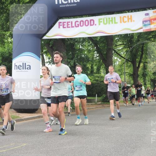 29.06.2025 - hella hamburg halbmarathon KatJ http://msf.ph/oto/8524349 29.06.2025 10:51:56 Zwischen KM18-KM19 1526, 2936, 4146, 5742, 0000, 6462, 7935 meine-sportfotos.de
