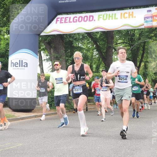 29.06.2025 - hella hamburg halbmarathon KatJ http://msf.ph/oto/8524455 29.06.2025 10:52:03 Zwischen KM18-KM19 4146, 4613, 7271, 7474 meine-sportfotos.de