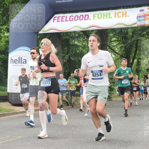 29.06.2025 - hella hamburg halbmarathon KatJ http://msf.ph/oto/8524468 29.06.2025 10:52:03 Zwischen KM18-KM19 4146, 4613, 7271, 7474 meine-sportfotos.de