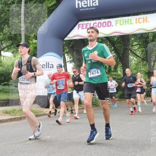 29.06.2025 - hella hamburg halbmarathon KatJ http://msf.ph/oto/8524519 29.06.2025 10:52:05 Zwischen KM18-KM19 1885, 4613, 7271, 7474 meine-sportfotos.de