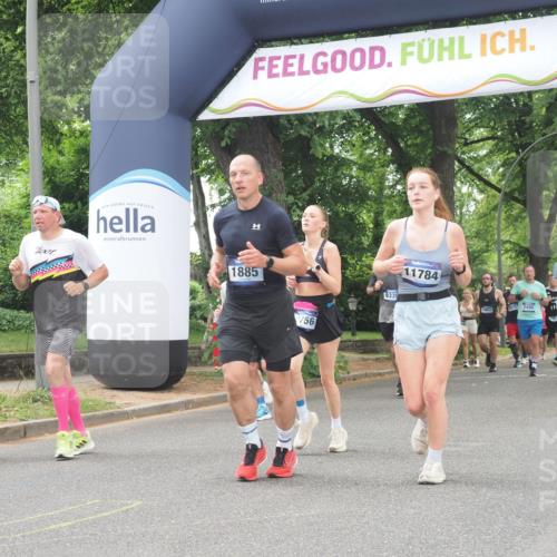 29.06.2025 - hella hamburg halbmarathon KatJ http://msf.ph/oto/8524548 29.06.2025 10:52:07 Zwischen KM18-KM19 1885, 4613, 7271, 7474 meine-sportfotos.de