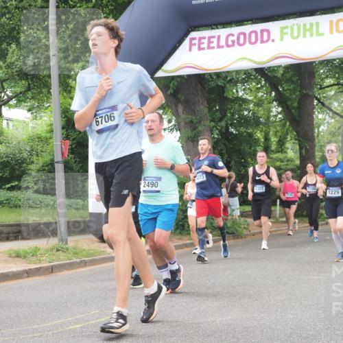 29.06.2025 - hella hamburg halbmarathon KatJ http://msf.ph/oto/8524641 29.06.2025 10:52:12 Zwischen KM18-KM19 1186, 1229, 1885, 2490, 5073, 6706, 7907 meine-sportfotos.de