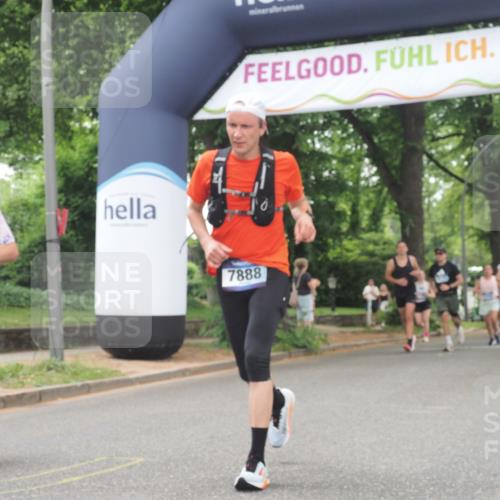 29.06.2025 - hella hamburg halbmarathon KatJ http://msf.ph/oto/8524786 29.06.2025 10:52:20 Zwischen KM18-KM19 1559, 2136, 3328, 4307, 6322, 7210, 7211, 7888 meine-sportfotos.de