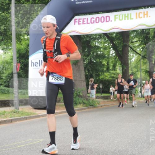 29.06.2025 - hella hamburg halbmarathon KatJ http://msf.ph/oto/8524794 29.06.2025 10:52:20 Zwischen KM18-KM19 1559, 2136, 3328, 4307, 6322, 7210, 7211, 7888 meine-sportfotos.de
