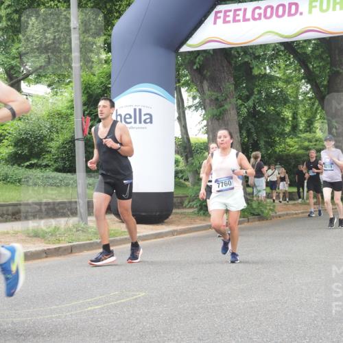 29.06.2025 - hella hamburg halbmarathon KatJ http://msf.ph/oto/8524860 29.06.2025 10:52:24 Zwischen KM18-KM19 1062, 1559, 3328, 7760, 7888, 8171, 8219 meine-sportfotos.de