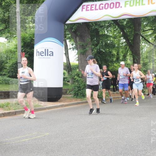 29.06.2025 - hella hamburg halbmarathon KatJ http://msf.ph/oto/8524909 29.06.2025 10:52:25 Zwischen KM18-KM19 1062, 3328, 7760, 8171, 8219 meine-sportfotos.de