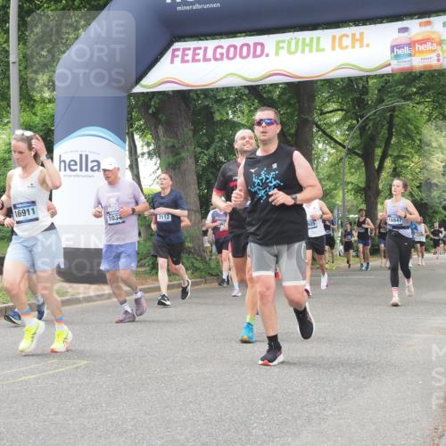 29.06.2025 - hella hamburg halbmarathon KatJ http://msf.ph/oto/8524946 29.06.2025 10:52:28 Zwischen KM18-KM19 1034, 1062, 3112, 5464, 6590, 7760, 8171, 8219, 8405 meine-sportfotos.de