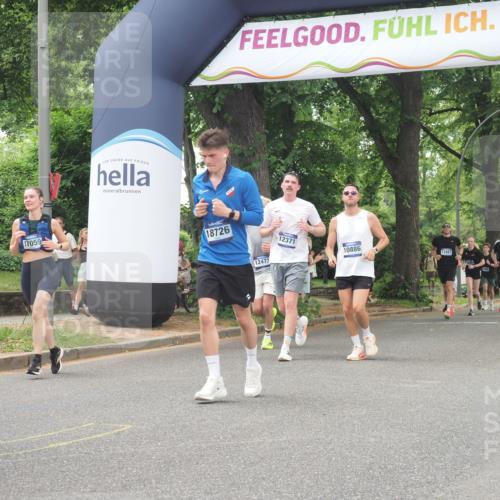 29.06.2025 - hella hamburg halbmarathon KatJ http://msf.ph/oto/8525135 29.06.2025 10:52:36 Zwischen KM18-KM19 6590, 7826, 8405 meine-sportfotos.de