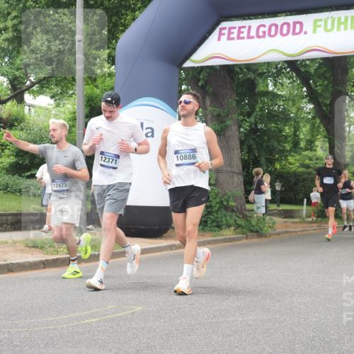 29.06.2025 - hella hamburg halbmarathon KatJ http://msf.ph/oto/8525184 29.06.2025 10:52:37 Zwischen KM18-KM19 7826 meine-sportfotos.de
