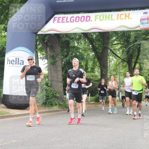 29.06.2025 - hella hamburg halbmarathon KatJ http://msf.ph/oto/8525235 29.06.2025 10:52:40 Zwischen KM18-KM19 3578, 3746, 4488 meine-sportfotos.de