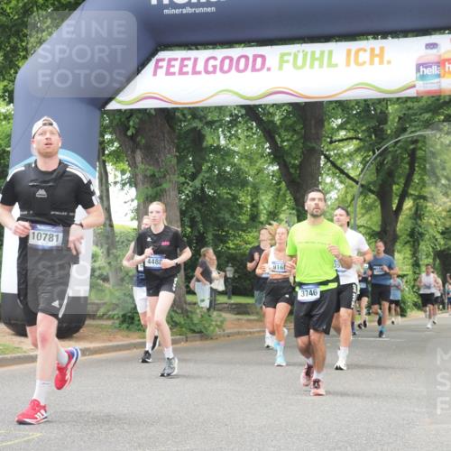 29.06.2025 - hella hamburg halbmarathon KatJ http://msf.ph/oto/8525282 29.06.2025 10:52:41 Zwischen KM18-KM19 3578, 3746, 4488 meine-sportfotos.de
