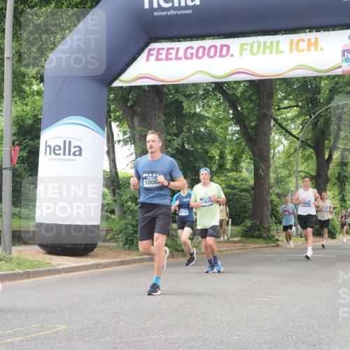 29.06.2025 - hella hamburg halbmarathon KatJ http://msf.ph/oto/8525397 29.06.2025 10:52:45 Zwischen KM18-KM19 3578, 3746, 4488, 6572 meine-sportfotos.de